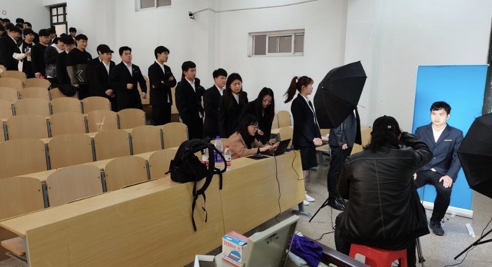 我院圆满完成2022届毕业生电子注册图像采集工作